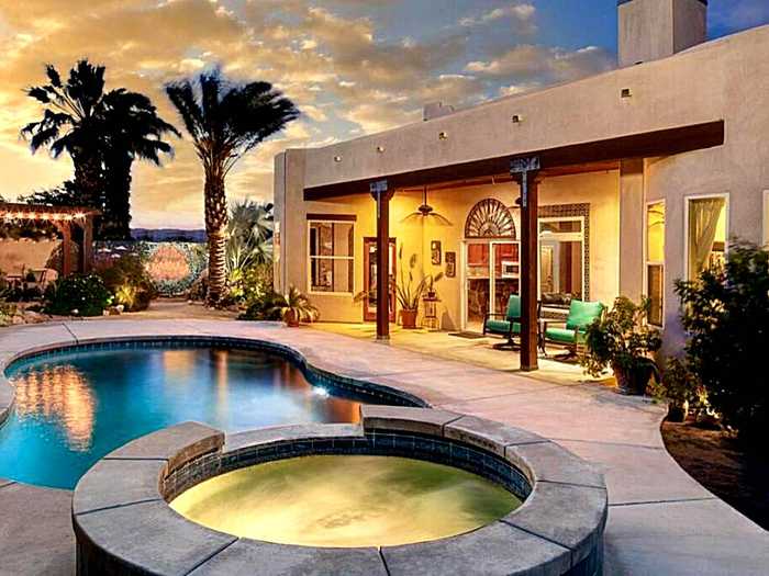 A Beautiful Desert Escape with Everything You Need (Palm Springs)