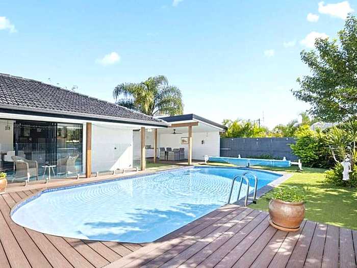 Ultra Modern & Relaxing Inner City 4bed House – with a Private Pool – 10mins walk to Beach
