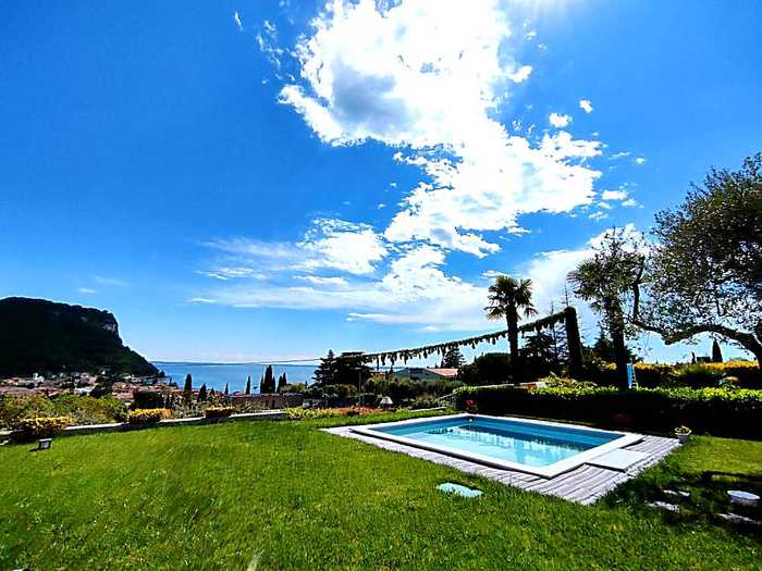 Love Nest with Pool and Lake view (Garda)