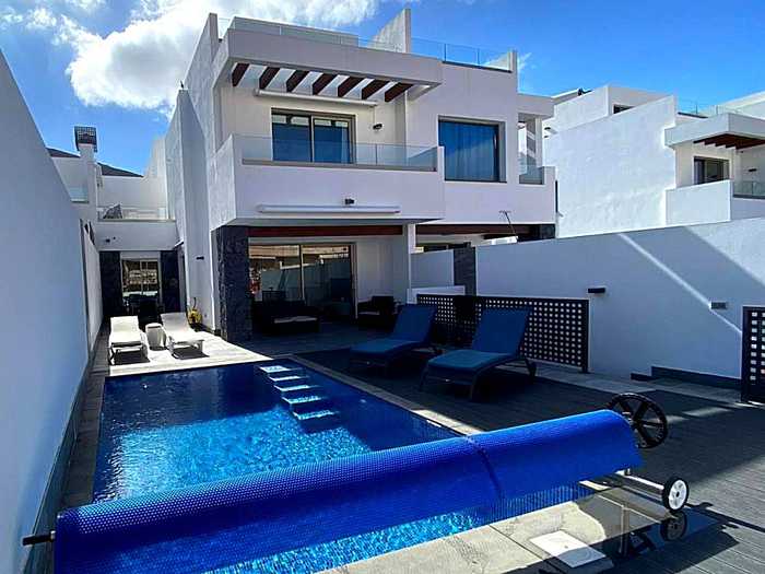 Super cool new villa in Los Cristianos