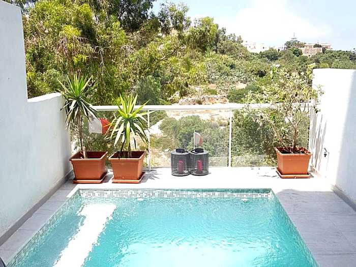 Duplex Maisonette with Heated P-Pool and Jacuzzi (St Julian’s)