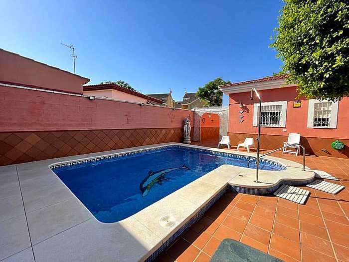 Agradable Casa independiente con piscina
